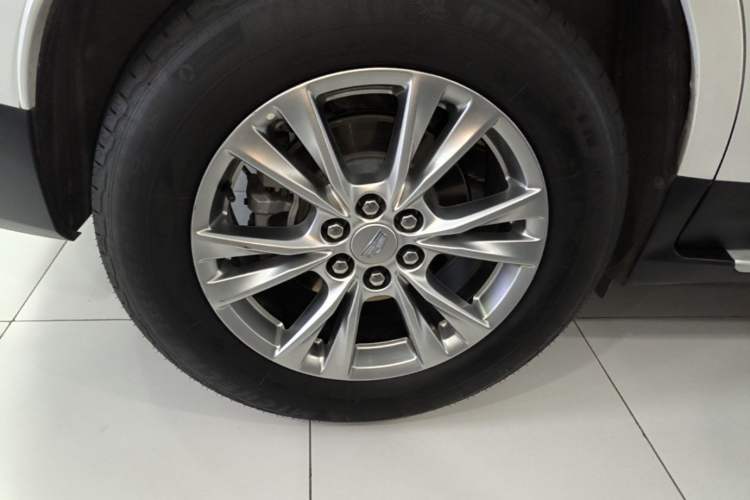 Used Cadillac XT5 2023 2.0T Two-Wheel-Drive Fashion Edition Right Rear Wheel Hub