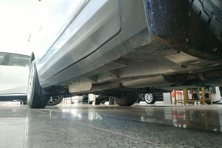 Used Cadillac XT5 2023 2.0T Two-Wheel-Drive Fashion Edition Right Side Sill