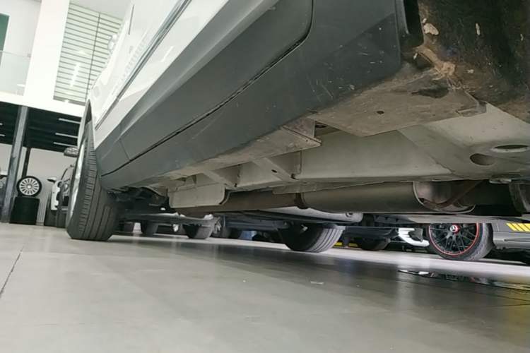 Used Cadillac XT5 2023 2.0T Two-Wheel-Drive Fashion Edition Right Side Sill