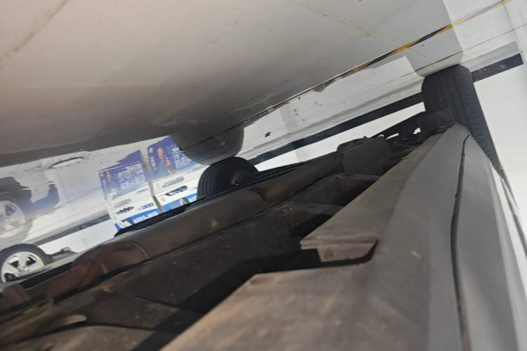 Used Cadillac XT5 2023 2.0T Two-Wheel-Drive Fashion Edition Right Side Sill