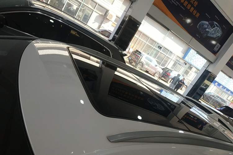 Used Cadillac XT5 2023 2.0T Two-Wheel-Drive Fashion Edition Roof