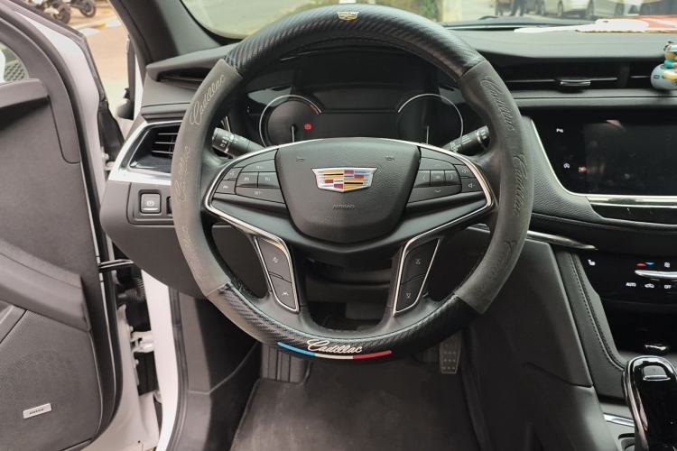 Used Cadillac XT5 2023 2.0T Two-Wheel-Drive Fashion Edition Steering Wheel