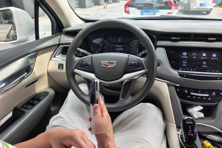 Used Cadillac XT5 2023 2.0T Two-Wheel-Drive Fashion Edition Steering Wheel