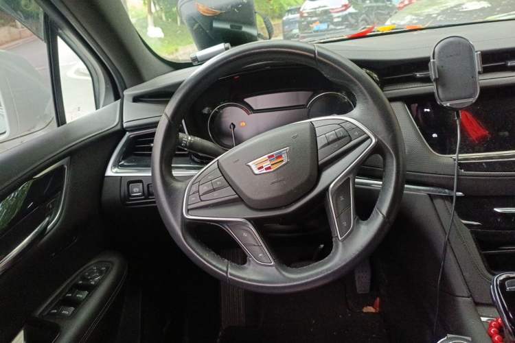 Used Cadillac XT5 2023 2.0T Two-Wheel-Drive Fashion Edition Steering Wheel