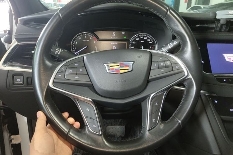 Used Cadillac XT5 2023 2.0T Two-Wheel-Drive Fashion Edition Steering Wheel