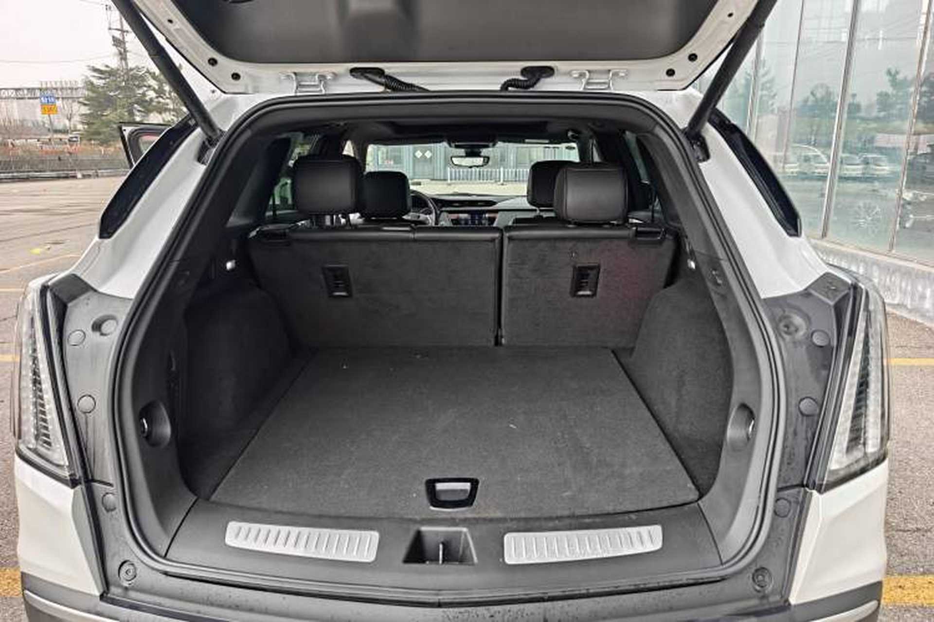 Used Cadillac XT5 2023 2.0T Four-Wheel Drive Prestige Version (Ultimate Edition) Trunk