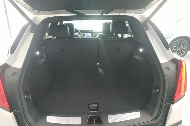 Used Cadillac XT5 2023 2.0T Two-Wheel-Drive Fashion Edition Trunk