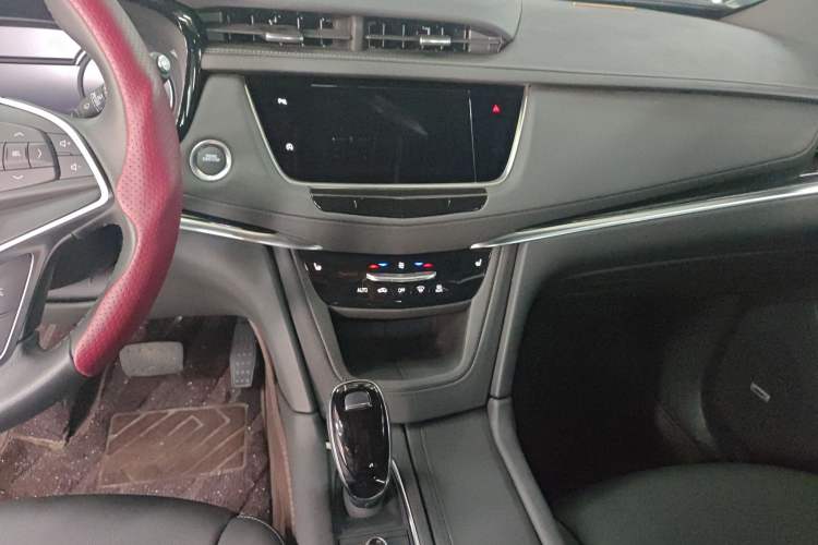 Used Cadillac XT5 2024 2.0T Two-Wheel Drive Fashion Edition Audio And AC Panel