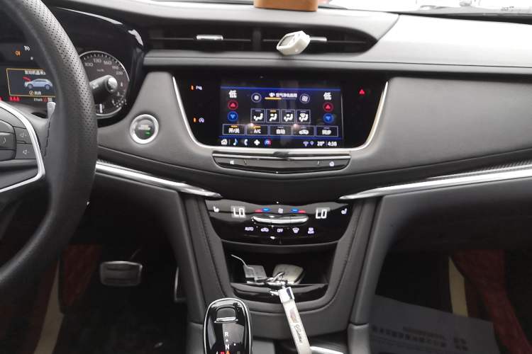 Used Cadillac XT5 2024 2.0T All-Wheel-Drive Luxury Version (Hummingbird Edition) Audio And AC Panel