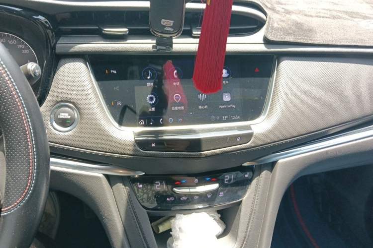 Used Cadillac XT5 2024 2.0T Two-Wheel Drive Fashion Edition Audio And AC Panel