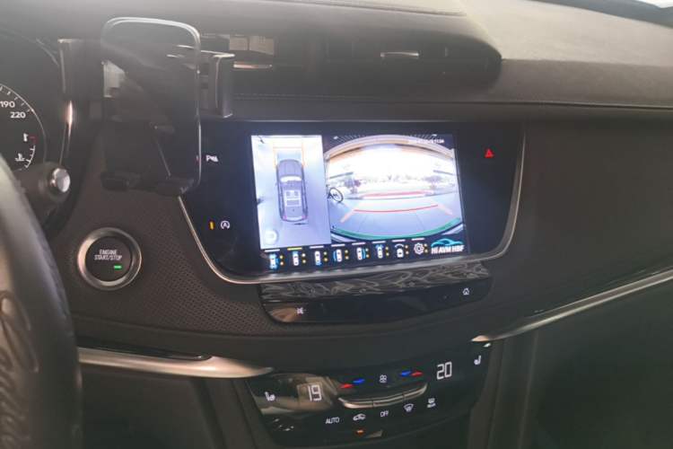 Used Cadillac XT5 2024 2.0T Two-Wheel Drive Fashion Edition Audio And AC Panel