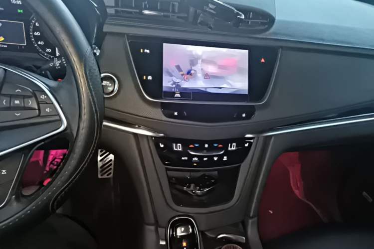 Used Cadillac XT5 2024 2.0T Two-Wheel Drive Fashion Edition Audio And AC Panel