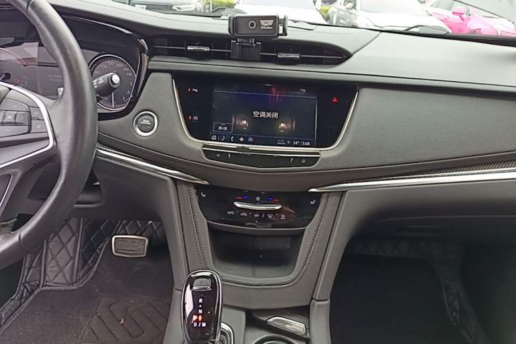 Used Cadillac XT5 2024 2.0T All-Wheel-Drive Luxury Version (Hummingbird Edition) Audio And AC Panel
