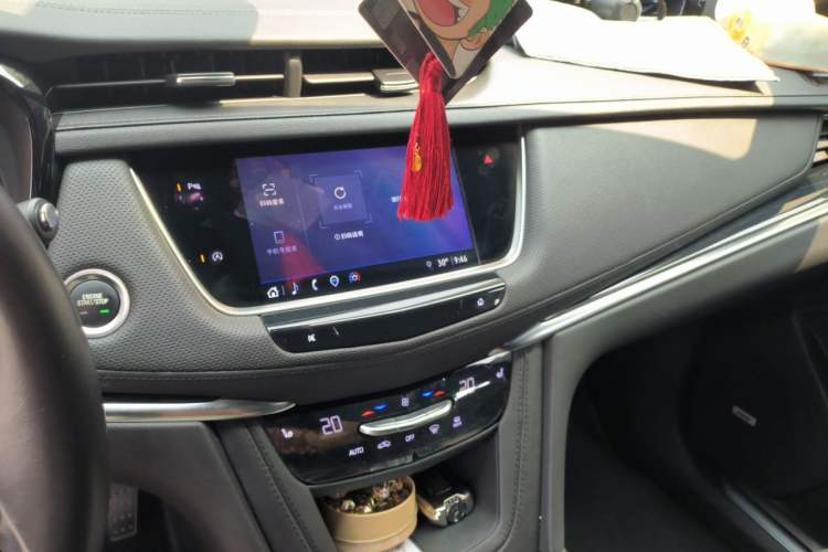Used Cadillac XT5 2024 2.0T Two-Wheel Drive Fashion Edition Audio And AC Panel