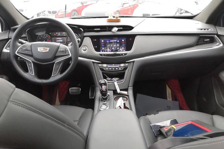 Used Cadillac XT5 2024 2.0T All-Wheel-Drive Luxury Version (Hummingbird Edition) Center Console