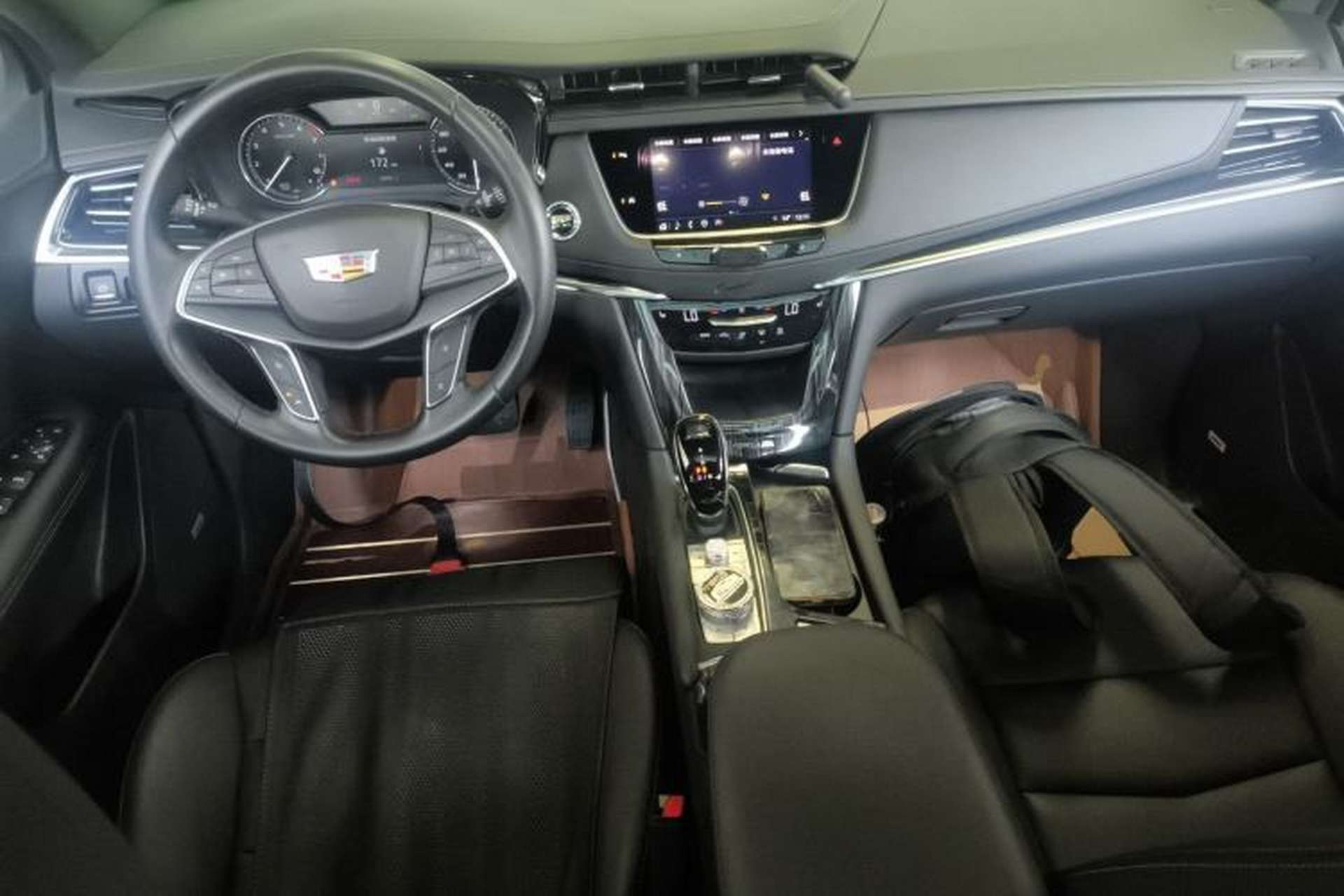 Used Cadillac XT5 2024 2.0T Two-Wheel Drive Fashion Edition Center Console