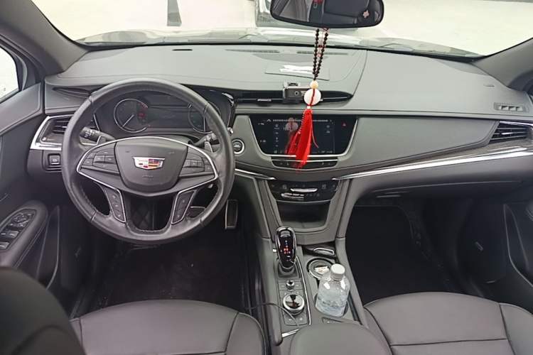 Used Cadillac XT5 2024 2.0T All-Wheel-Drive Luxury Version (Hummingbird Edition) Center Console