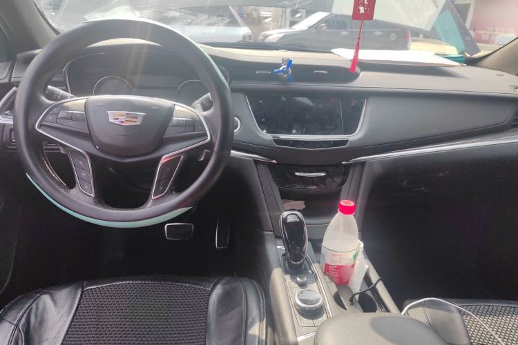 Used Cadillac XT5 2024 2.0T All-Wheel-Drive Luxury Version (Hummingbird Edition) Center Console