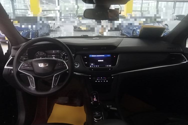 Used Cadillac XT5 2024 2.0T Two-Wheel Drive Fashion Edition Center Console