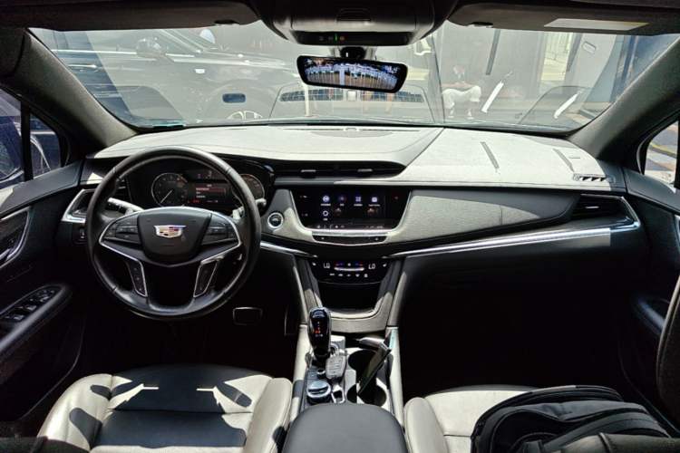 Used Cadillac XT5 2024 2.0T All-Wheel-Drive Luxury Version (Hummingbird Edition) Center Console