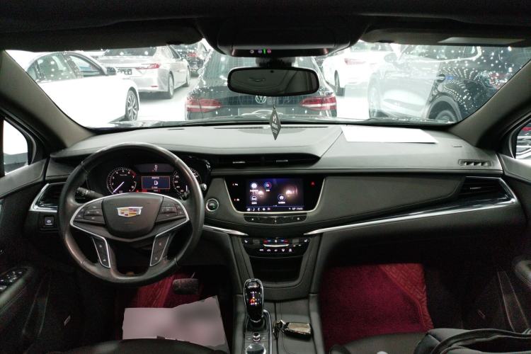 Used Cadillac XT5 2024 2.0T Two-Wheel Drive Fashion Edition Center Console