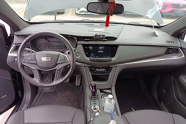 Used Cadillac XT5 2024 2.0T All-Wheel-Drive Luxury Version (Hummingbird Edition) Center Console