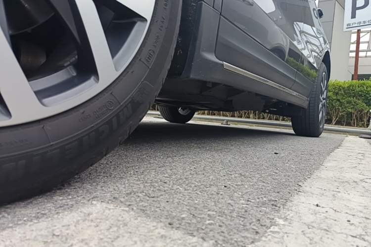 Used Cadillac XT5 2024 2.0T All-Wheel-Drive Luxury Version (Hummingbird Edition) Chassis Front Left
