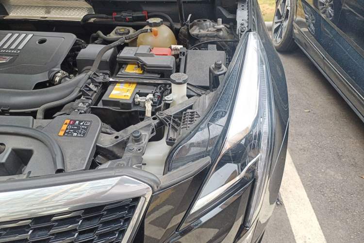 Used Cadillac XT5 2024 2.0T Two-Wheel Drive Fashion Edition Engine Bay Left