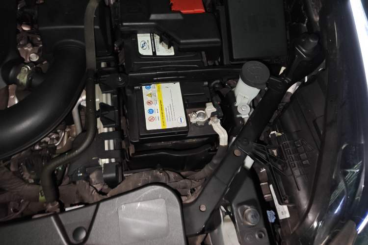 Used Cadillac XT5 2024 2.0T Two-Wheel Drive Fashion Edition Engine Bay Left