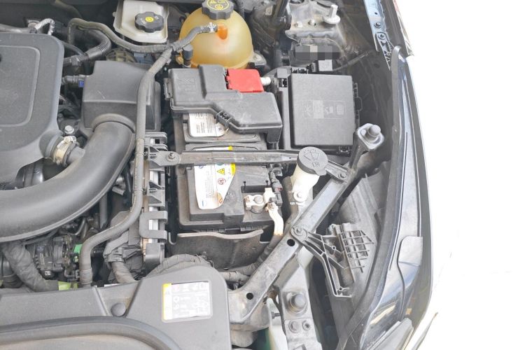 Used Cadillac XT5 2024 2.0T All-Wheel-Drive Luxury Version (Hummingbird Edition) Engine Bay Left