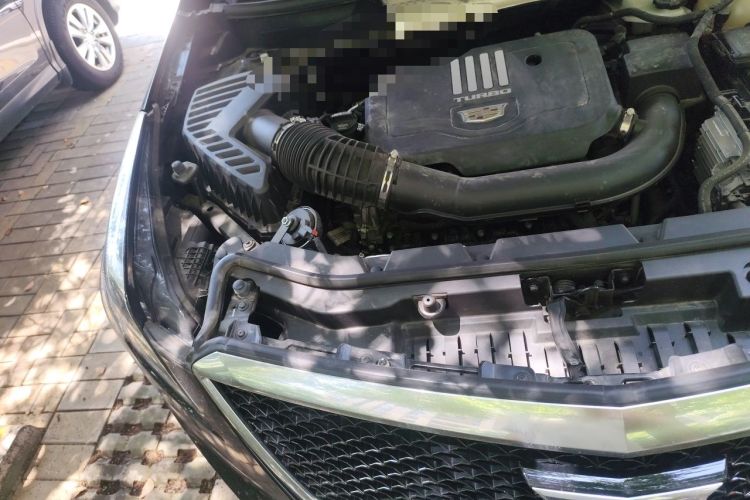 Used Cadillac XT5 2024 2.0T Four-Wheel Drive Platinum Edition Engine Bay Right