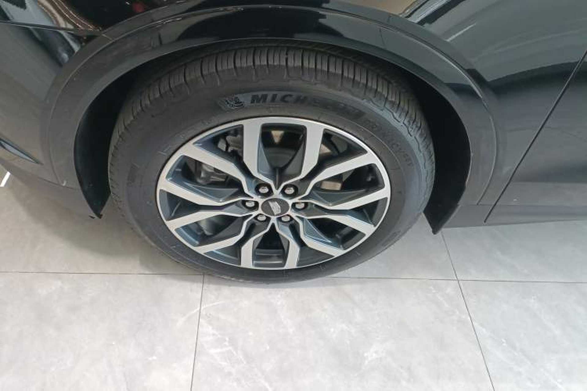 Used Cadillac XT5 2024 2.0T All-Wheel-Drive Luxury Version (Hummingbird Edition) Exterior 4