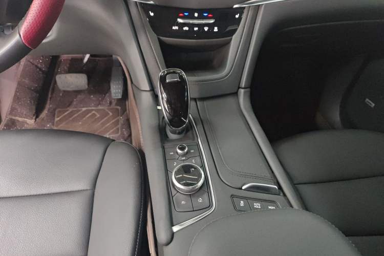 Used Cadillac XT5 2024 2.0T Two-Wheel Drive Fashion Edition Gear Lever