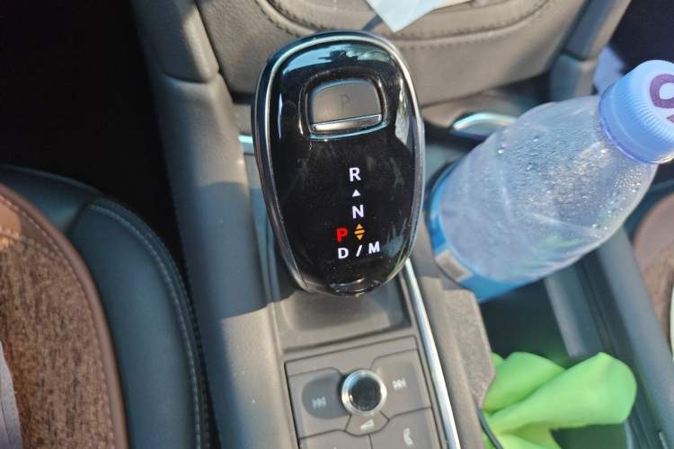 Used Cadillac XT5 2024 2.0T Two-Wheel Drive Fashion Edition Gear Lever