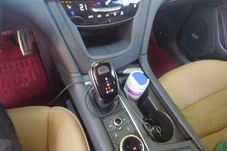 Used Cadillac XT5 2024 2.0T Four-Wheel Drive Platinum Edition Gear Lever