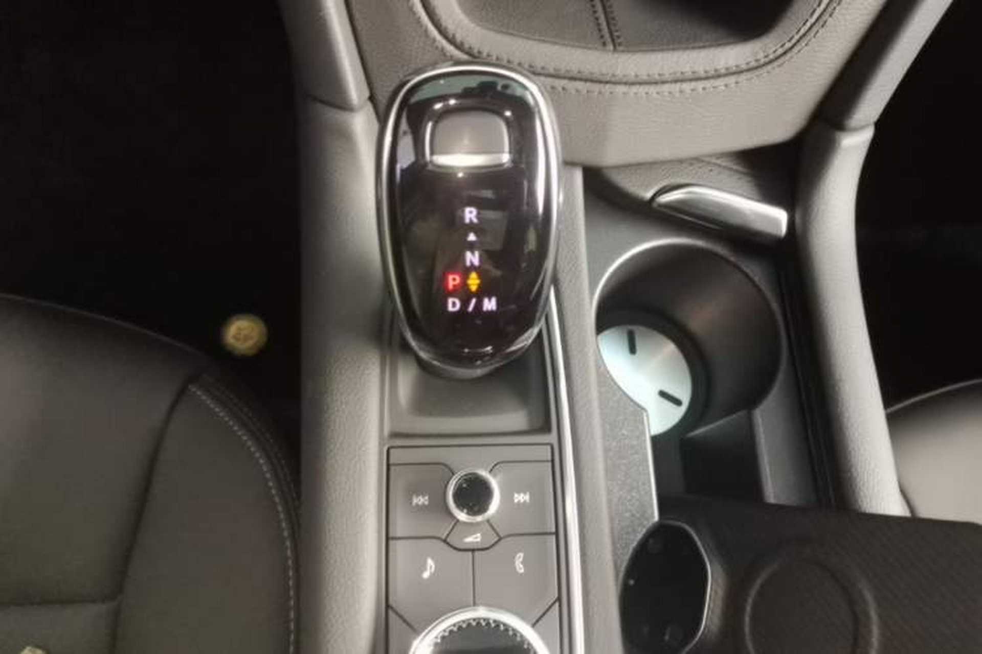 Used Cadillac XT5 2024 2.0T All-Wheel-Drive Luxury Version (Hummingbird Edition) Gear Lever