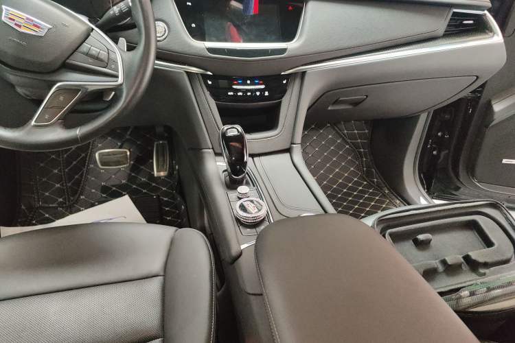 Used Cadillac XT5 2024 2.0T All-Wheel-Drive Luxury Version (Hummingbird Edition) Gear Lever
