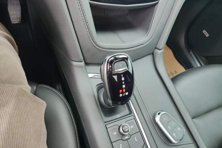 Used Cadillac XT5 2024 2.0T Two-Wheel Drive Fashion Edition Gear Lever