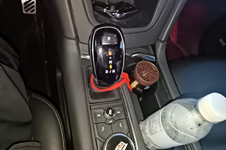 Used Cadillac XT5 2024 2.0T Two-Wheel Drive Fashion Edition Gear Lever