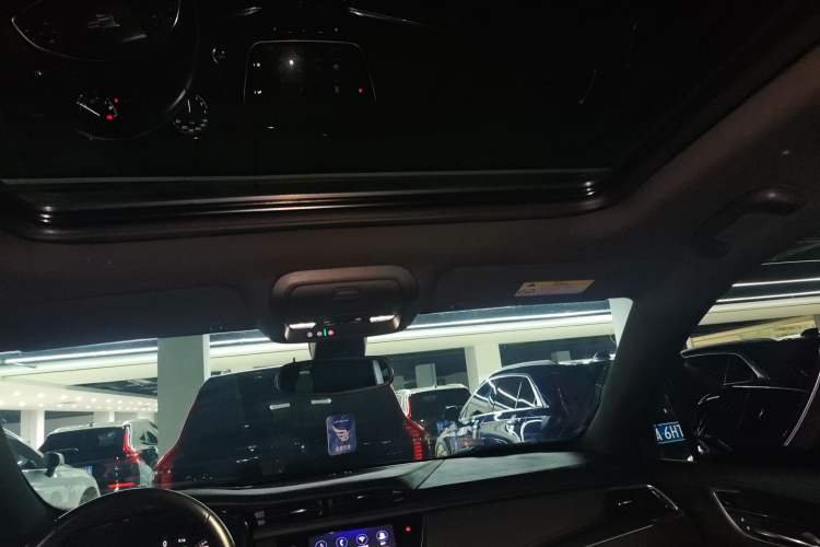 Used Cadillac XT5 2024 2.0T Two-Wheel Drive Fashion Edition Headliner