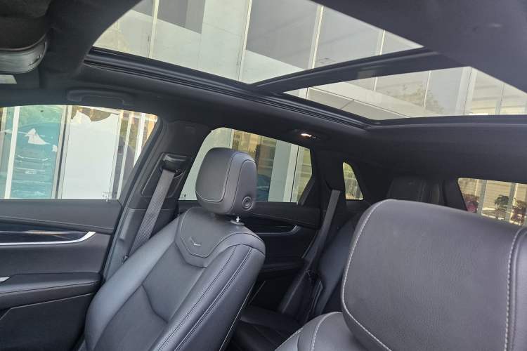 Used Cadillac XT5 2024 2.0T Two-Wheel Drive Fashion Edition Interior 11