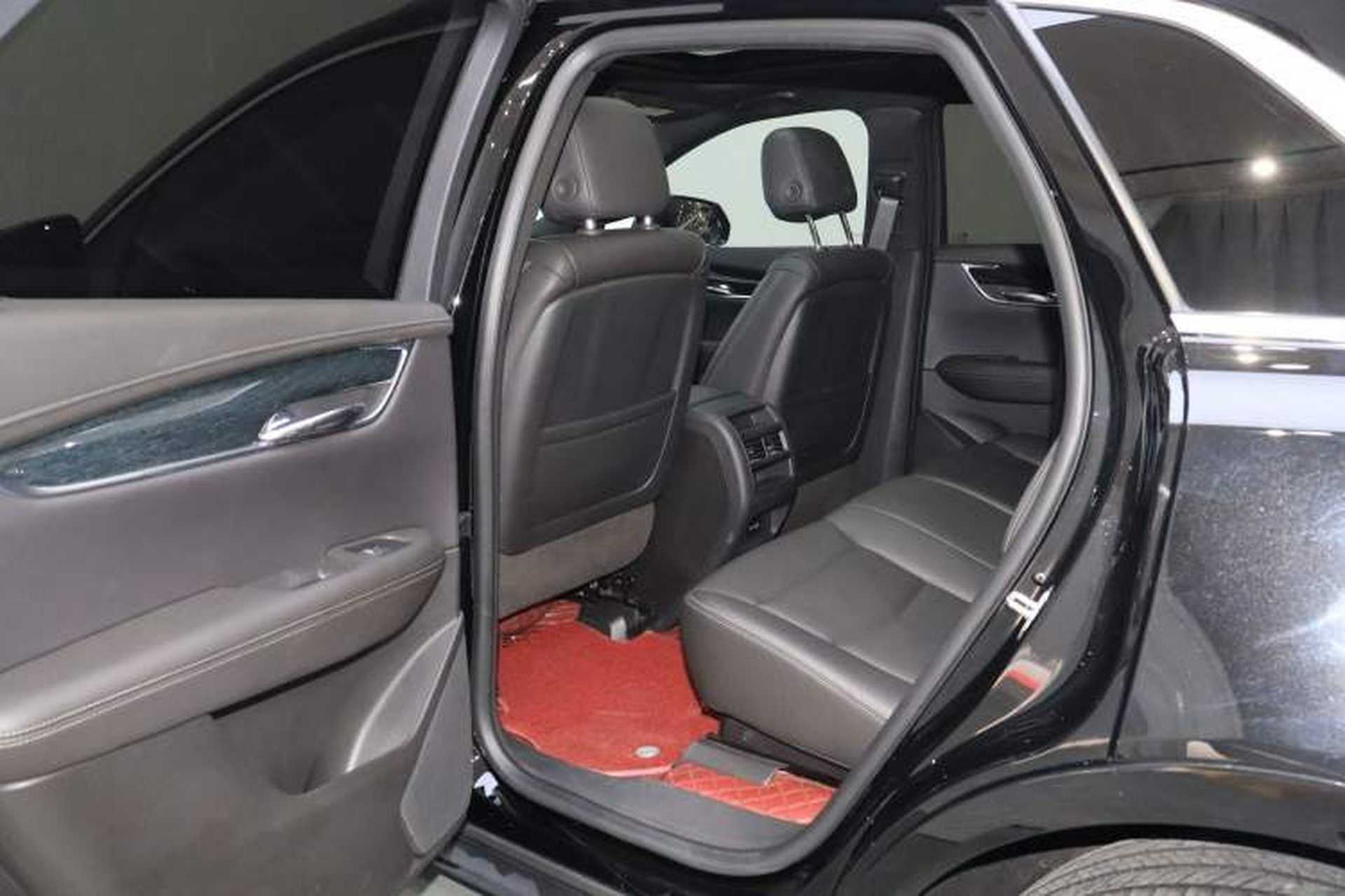 Used Cadillac XT5 2024 2.0T Two-Wheel Drive Fashion Edition Interior 2