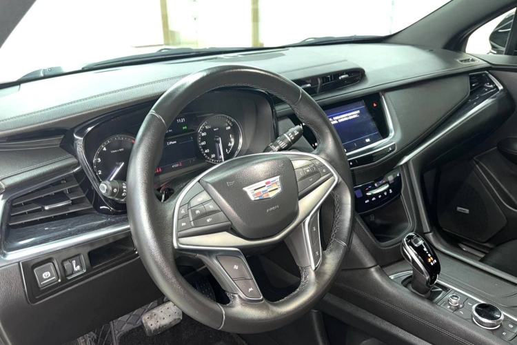 Used Cadillac XT5 2024 2.0T Two-Wheel Drive Fashion Edition Interior 2