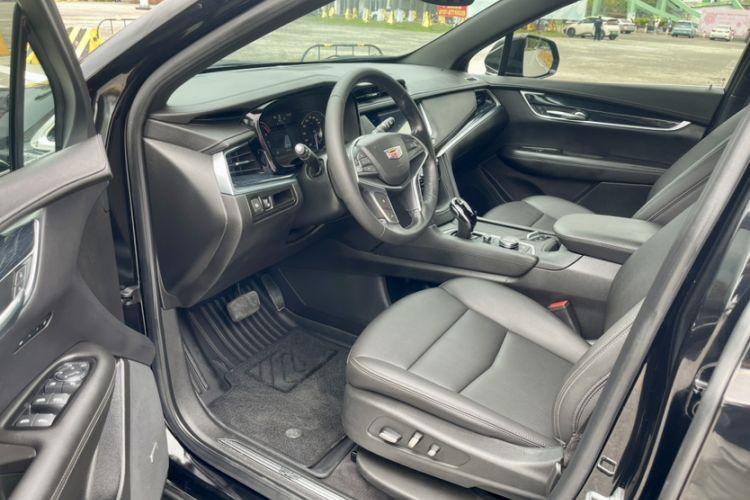 Used Cadillac XT5 2024 2.0T Two-Wheel Drive Fashion Edition Interior 2