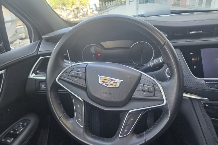 Used Cadillac XT5 2024 2.0T Two-Wheel Drive Fashion Edition Interior 2