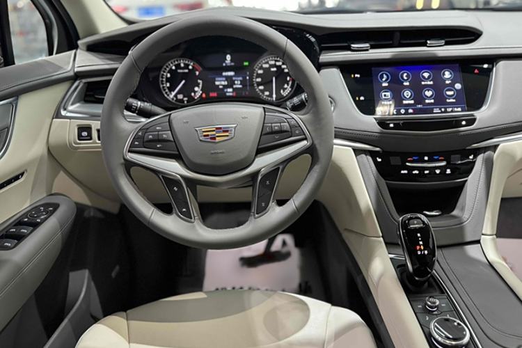 Used Cadillac XT5 2024 2.0T Two-Wheel Drive Fashion Edition Interior 3