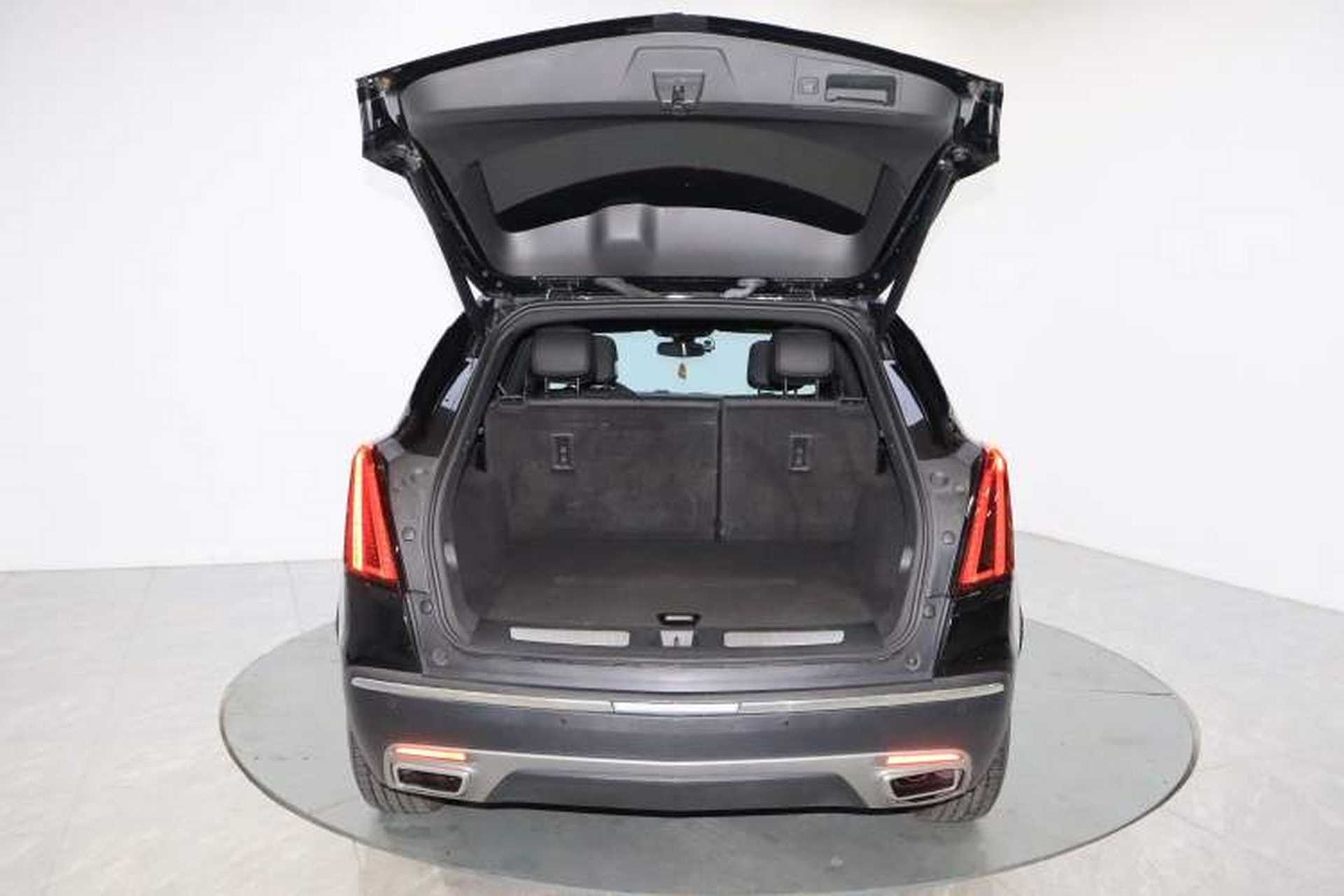 Used Cadillac XT5 2024 2.0T Two-Wheel Drive Fashion Edition Interior 3