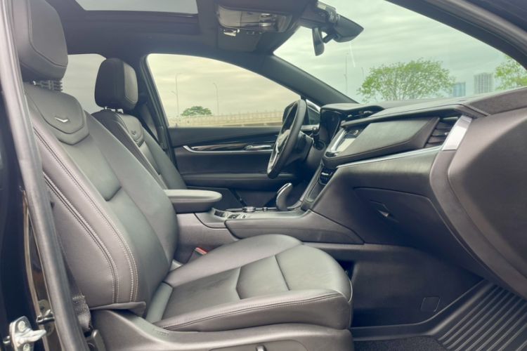 Used Cadillac XT5 2024 2.0T Two-Wheel Drive Fashion Edition Interior 3