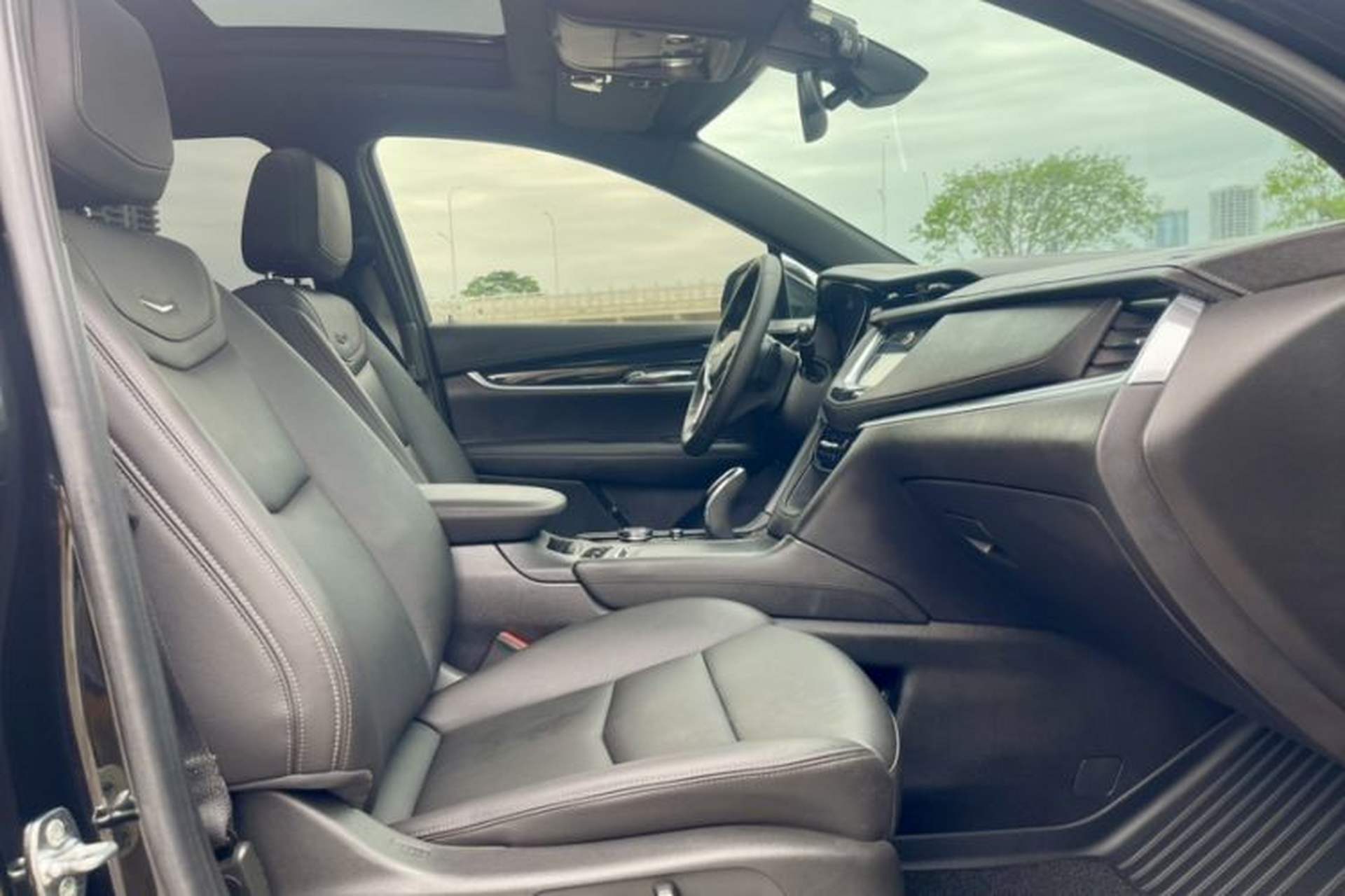 Used Cadillac XT5 2024 2.0T Two-Wheel Drive Fashion Edition Interior 3