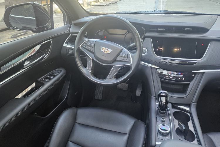 Used Cadillac XT5 2024 2.0T Two-Wheel Drive Fashion Edition Interior 3